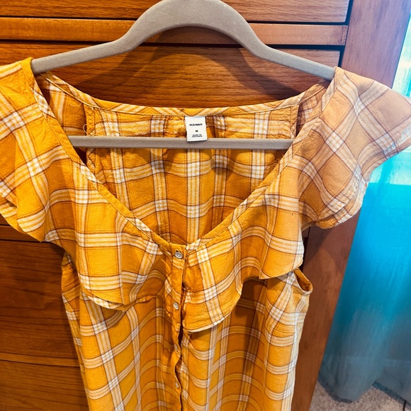 Old Navy women’s flutter-sleeve v-collar plaid blouse, M worn 1x,goldenrod - Picture 4 of 6